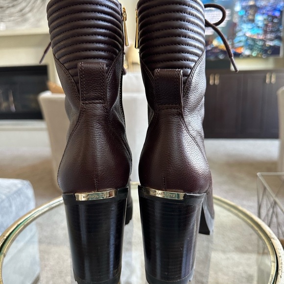 Micheal Kors ankle boots - Picture 2 of 5